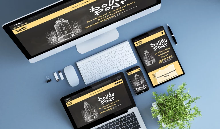 Mockup site internet du Boudu Pont sur différent support - Site réalisé par l'agence Terre Bleue Marketing à Toulouse