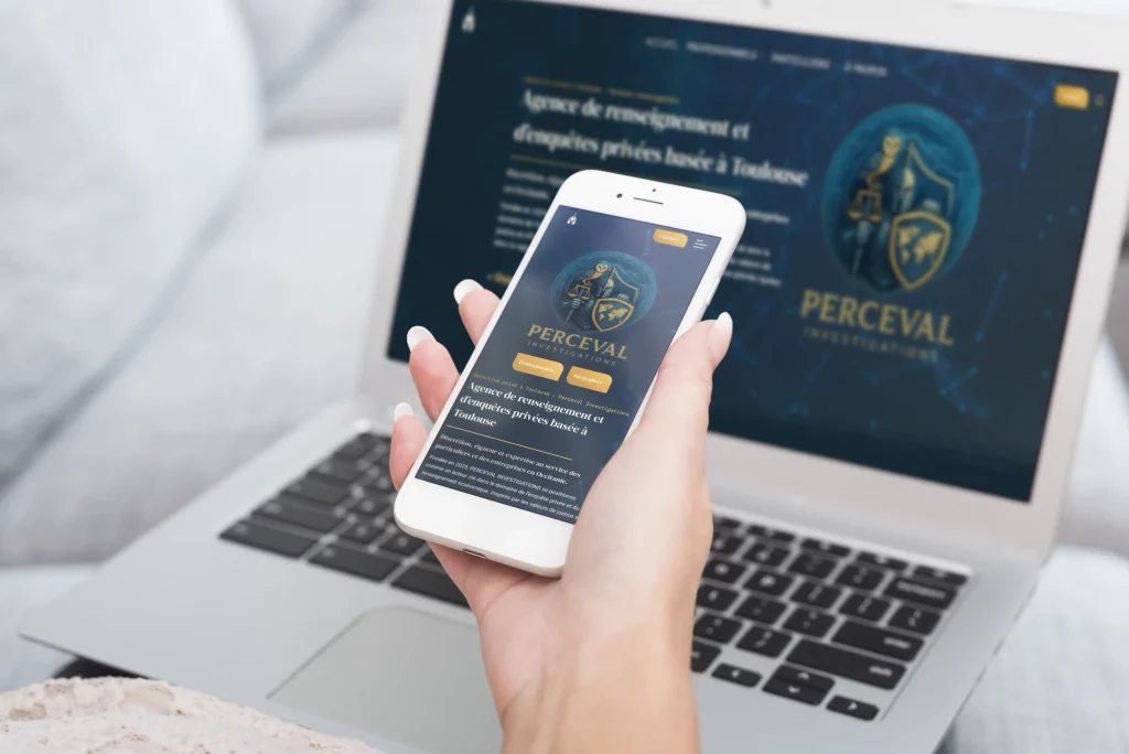 Mockup mettant en valeur le responsive sur support téléphone et ordinateur