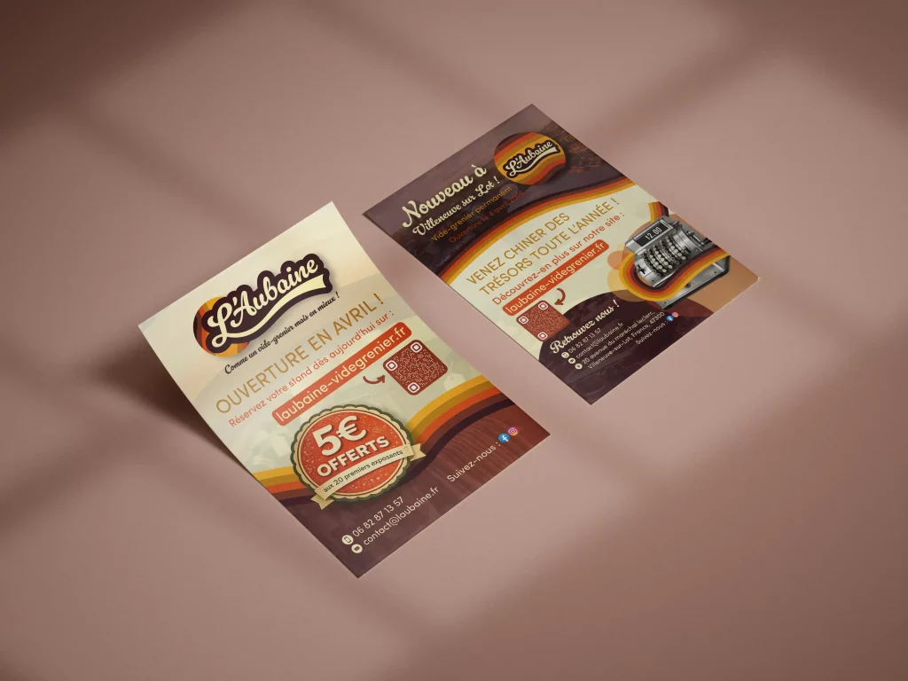 Mockup des deux flyers A5 L'Aubaine : un pour les vendeurs, un pour les acheteurs — vide-grenier permanent Villeneuve-sur-Lot, conçus par Terre Bleue